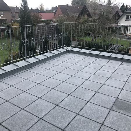 Komplettansicht eines sanierten Balkons
