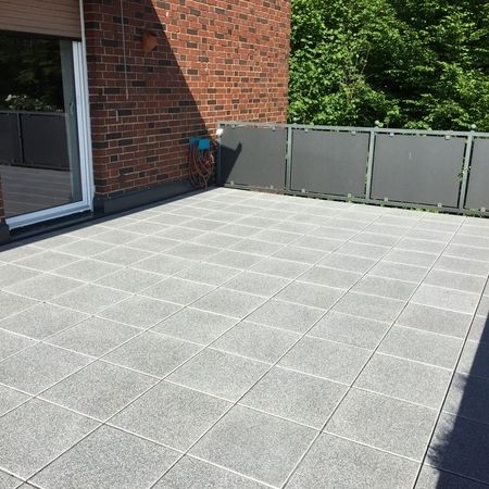 Komplettansicht eines sanierten Balkons