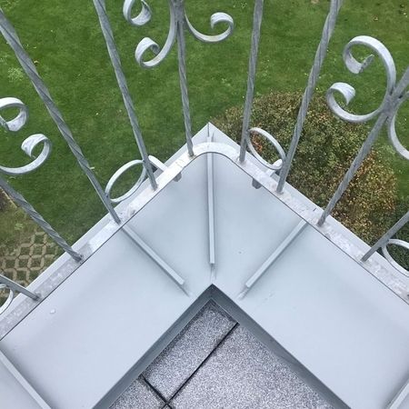 Ansicht einer verarbeiteten Ecke an einem Balkon